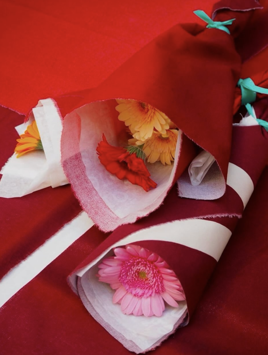 Shanghai-inspired flower souvenir with brand wrapping